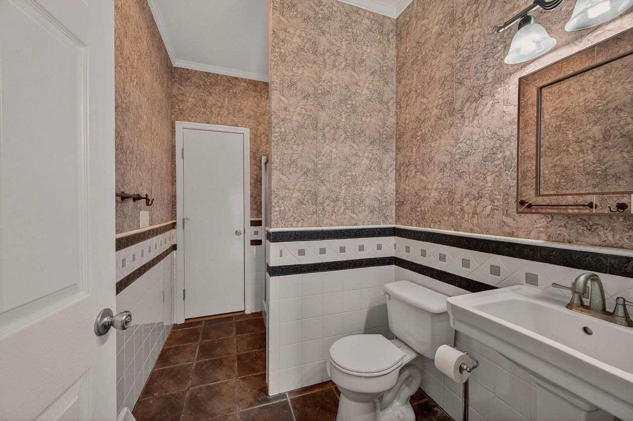 161 Davis Terrace Photo 23