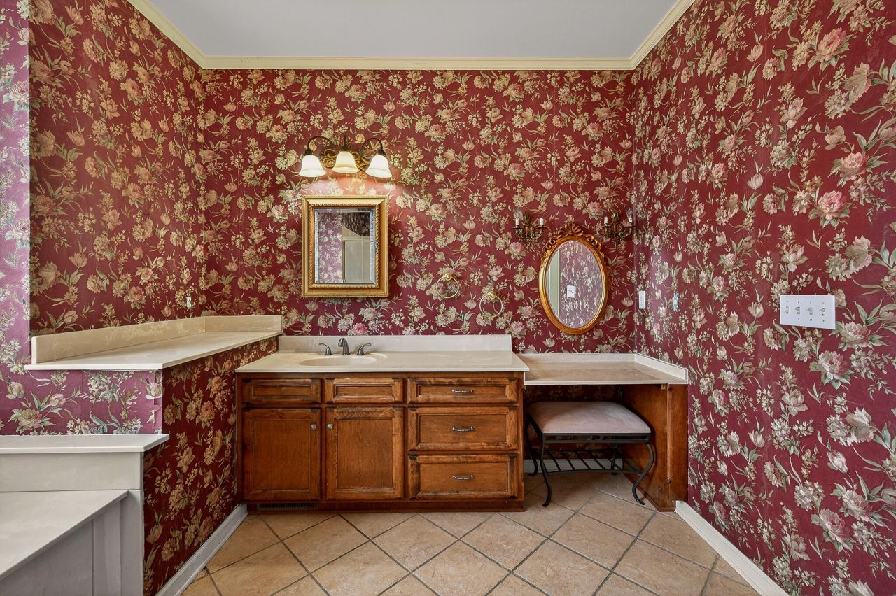 161 Davis Terrace Photo 32