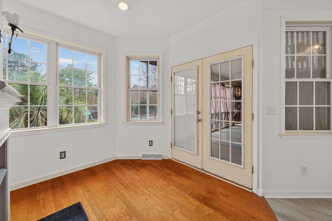 161 Davis Terrace Photo 35