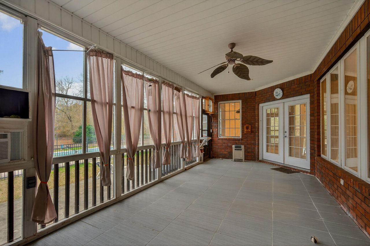 161 Davis Terrace Photo 36