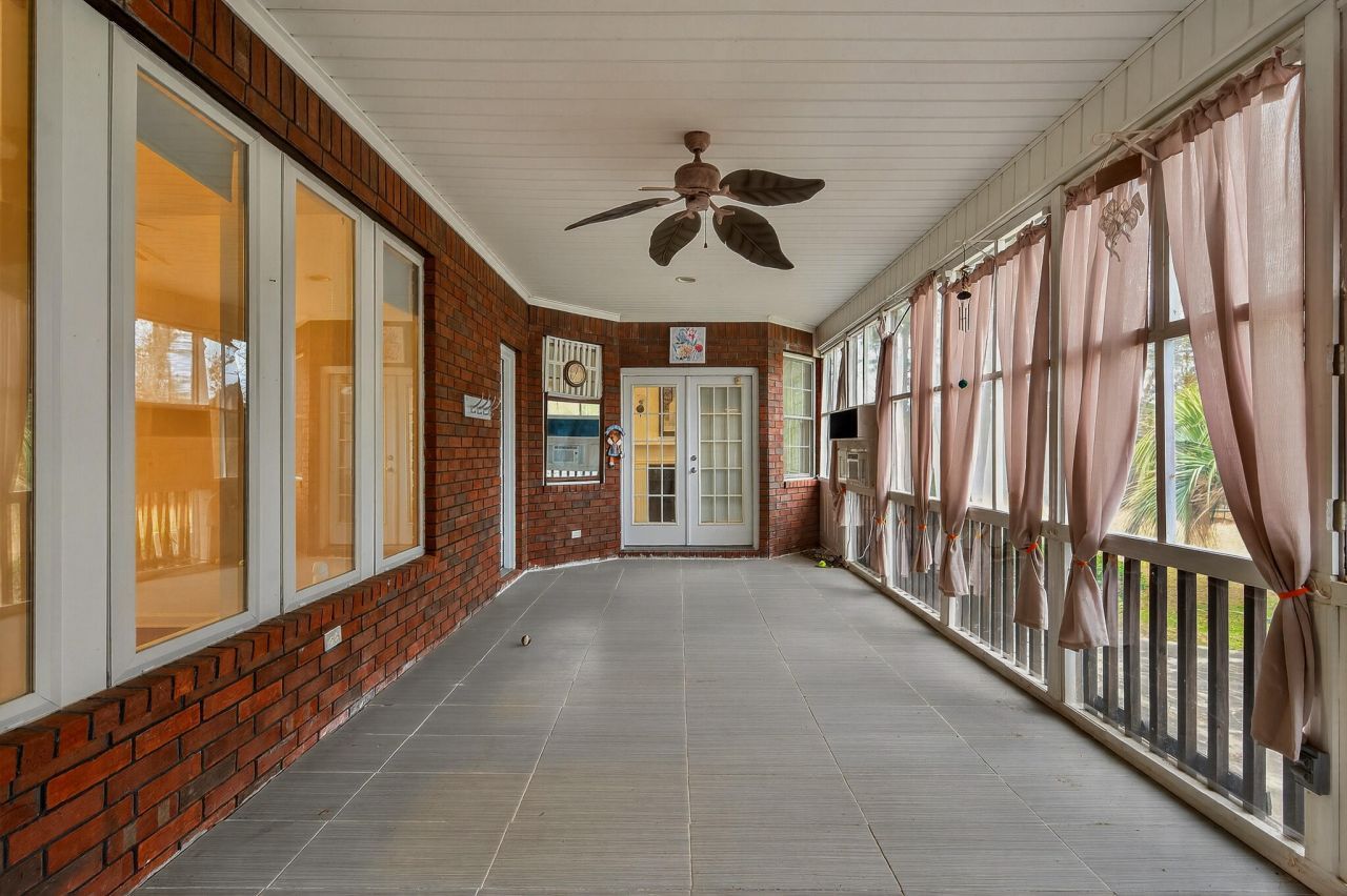 161 Davis Terrace Photo 37