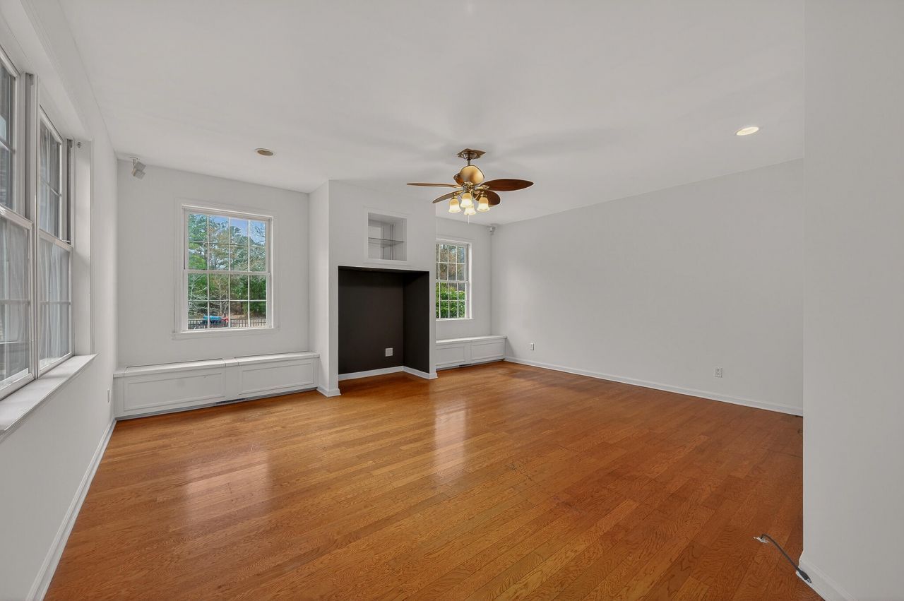 161 Davis Terrace Photo 7