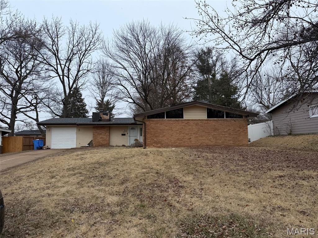 4 Milbrook Lane, Florissant, MO 63033 Main Photo