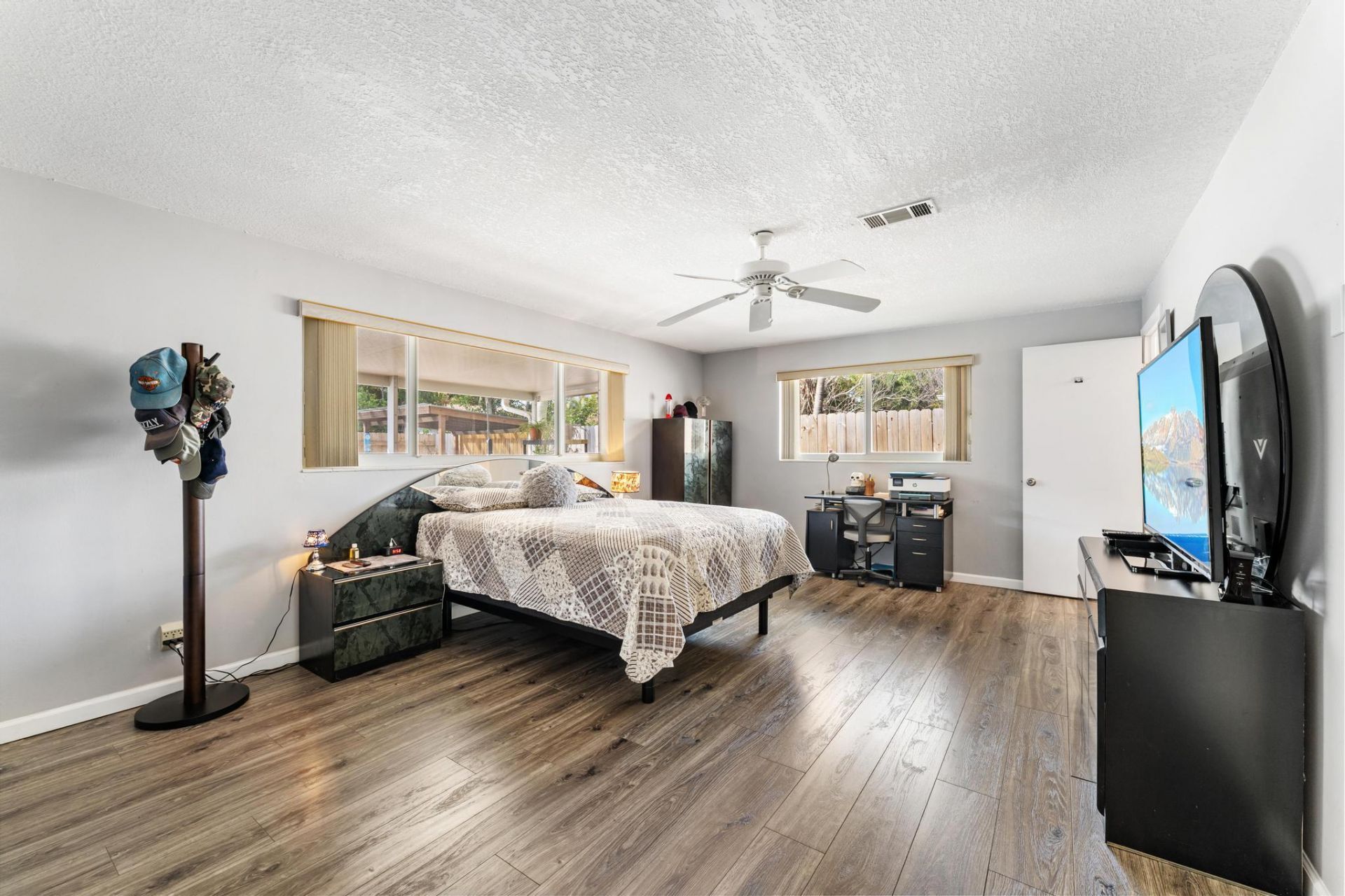 1042 SW 23rd Avenue, Boynton Beach, FL 33426 Photo