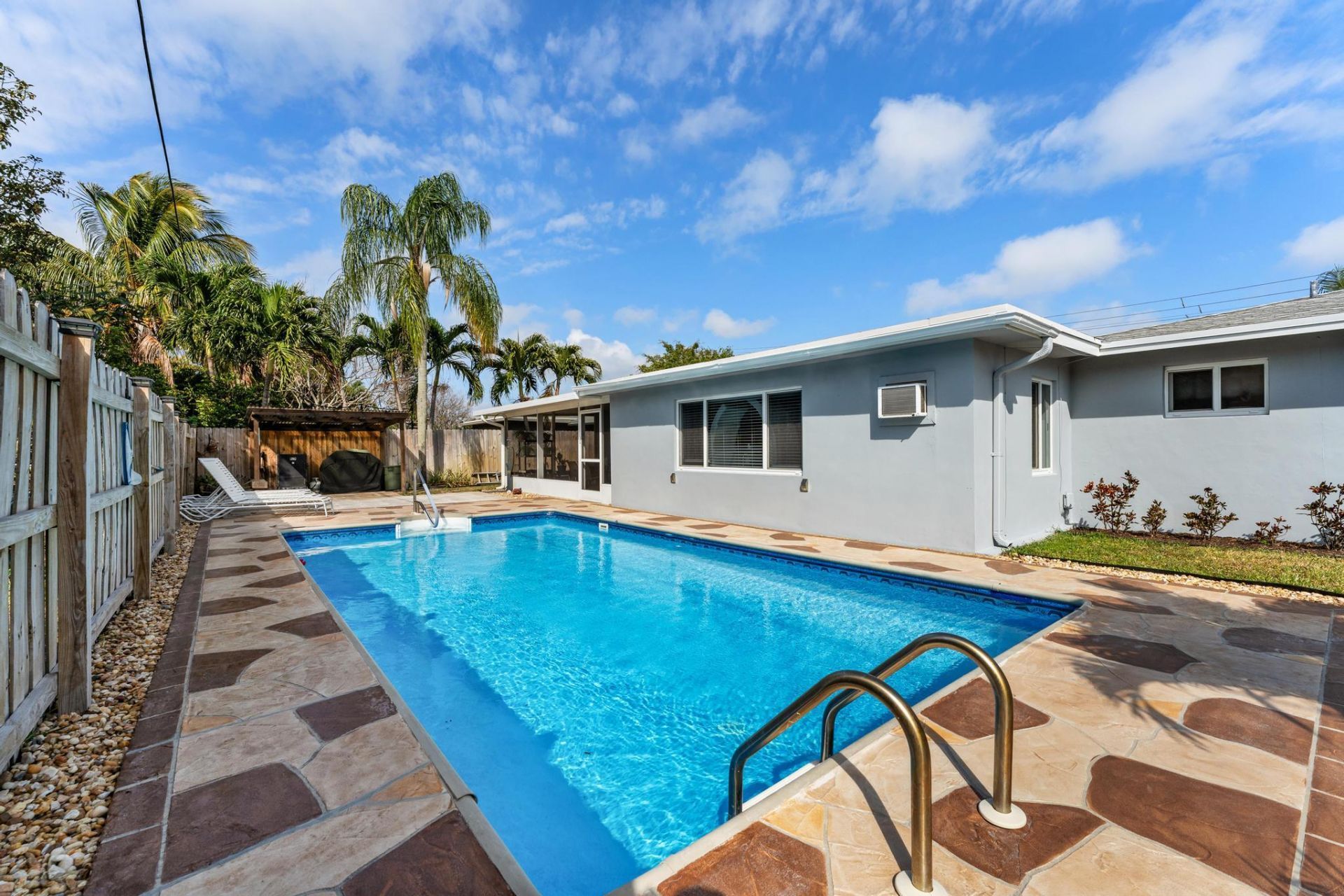 1042 SW 23rd Avenue, Boynton Beach, FL 33426 Photo