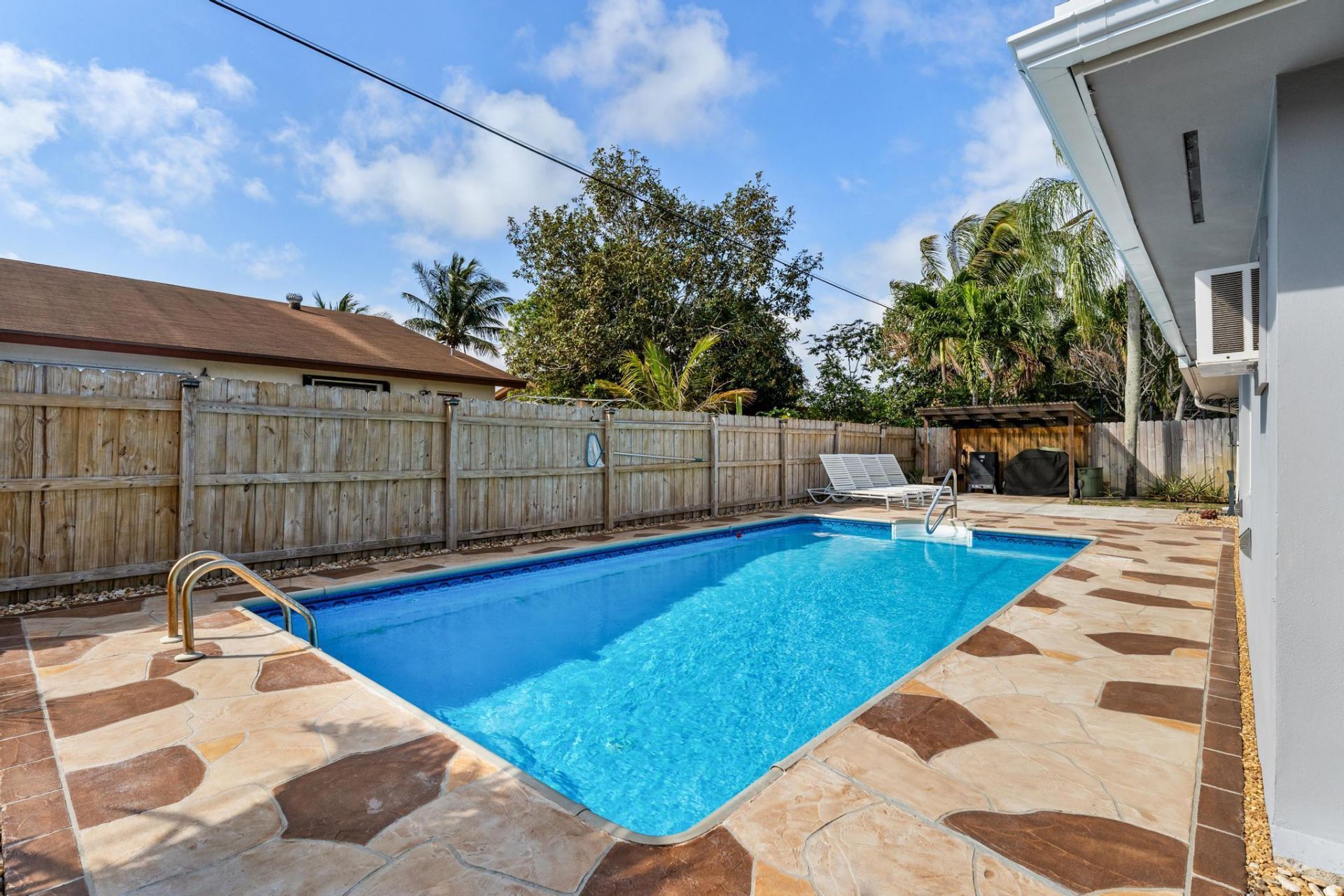 1042 SW 23rd Avenue, Boynton Beach, FL 33426 Photo