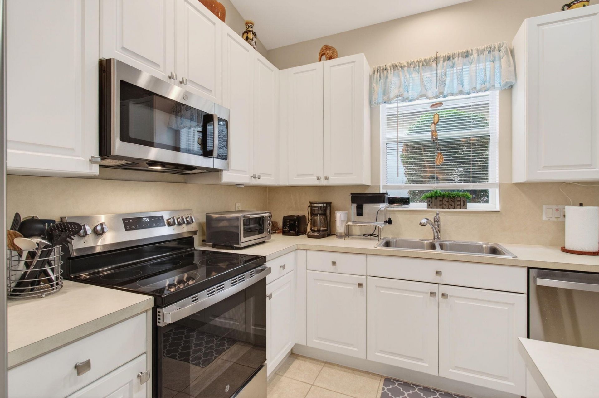 9503 Sandpiper Lane, West Palm Beach, FL 33411 Photo