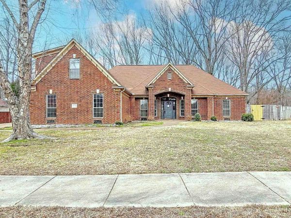 6172 MAGGIE OAKS DR, Bartlett, TN 38135