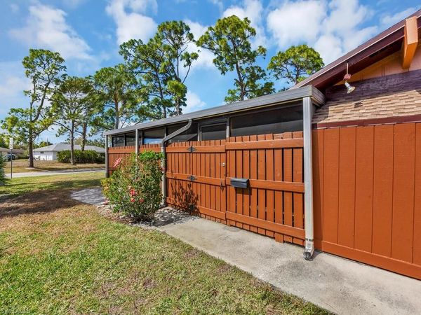 5620 Foxlake DR, NORTH FORT MYERS, FL 33917