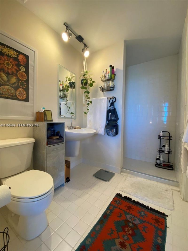 10 SW South River Dr #909, Miami, FL 33130 Photo