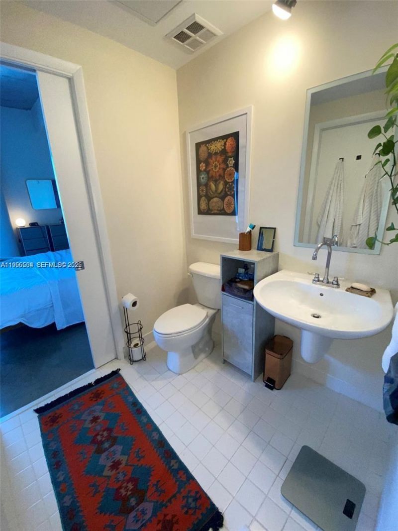 10 SW South River Dr #909, Miami, FL 33130 Photo