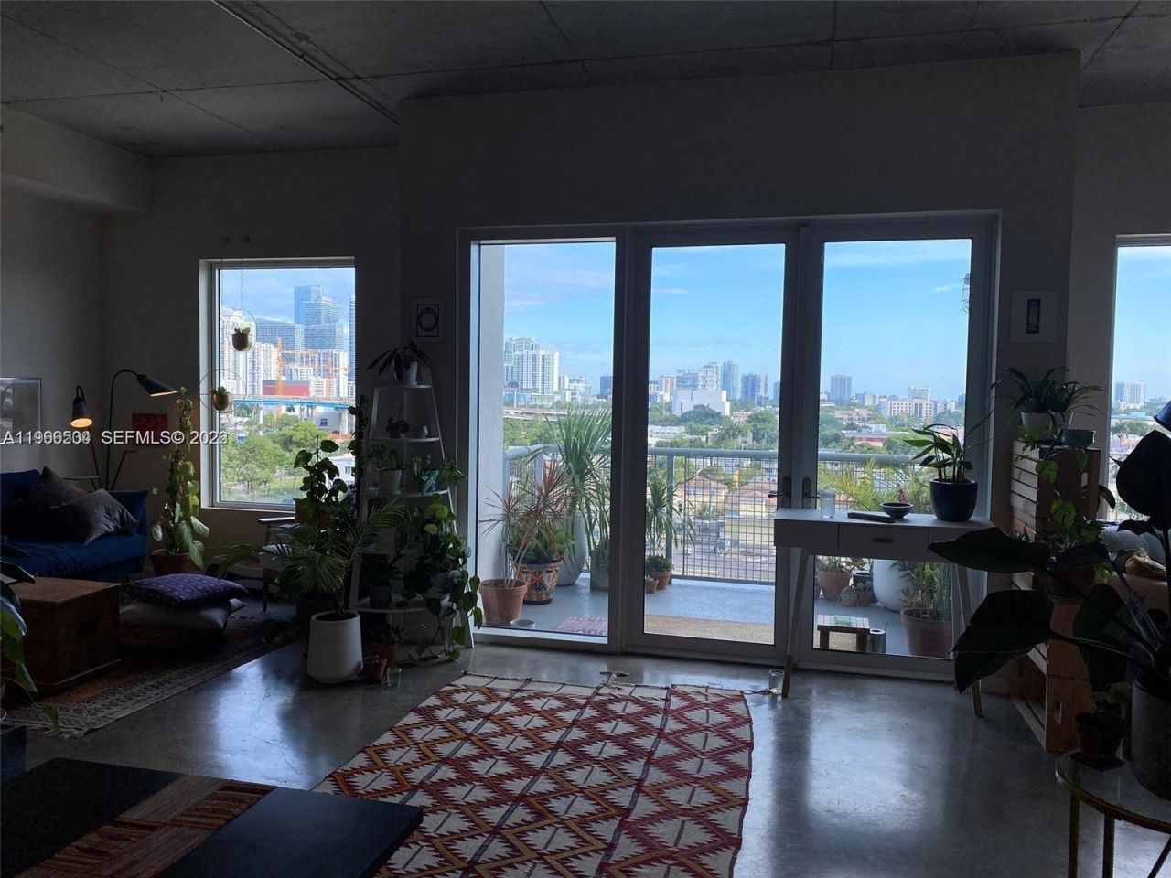 10 SW South River Dr #909, Miami, FL 33130 Photo