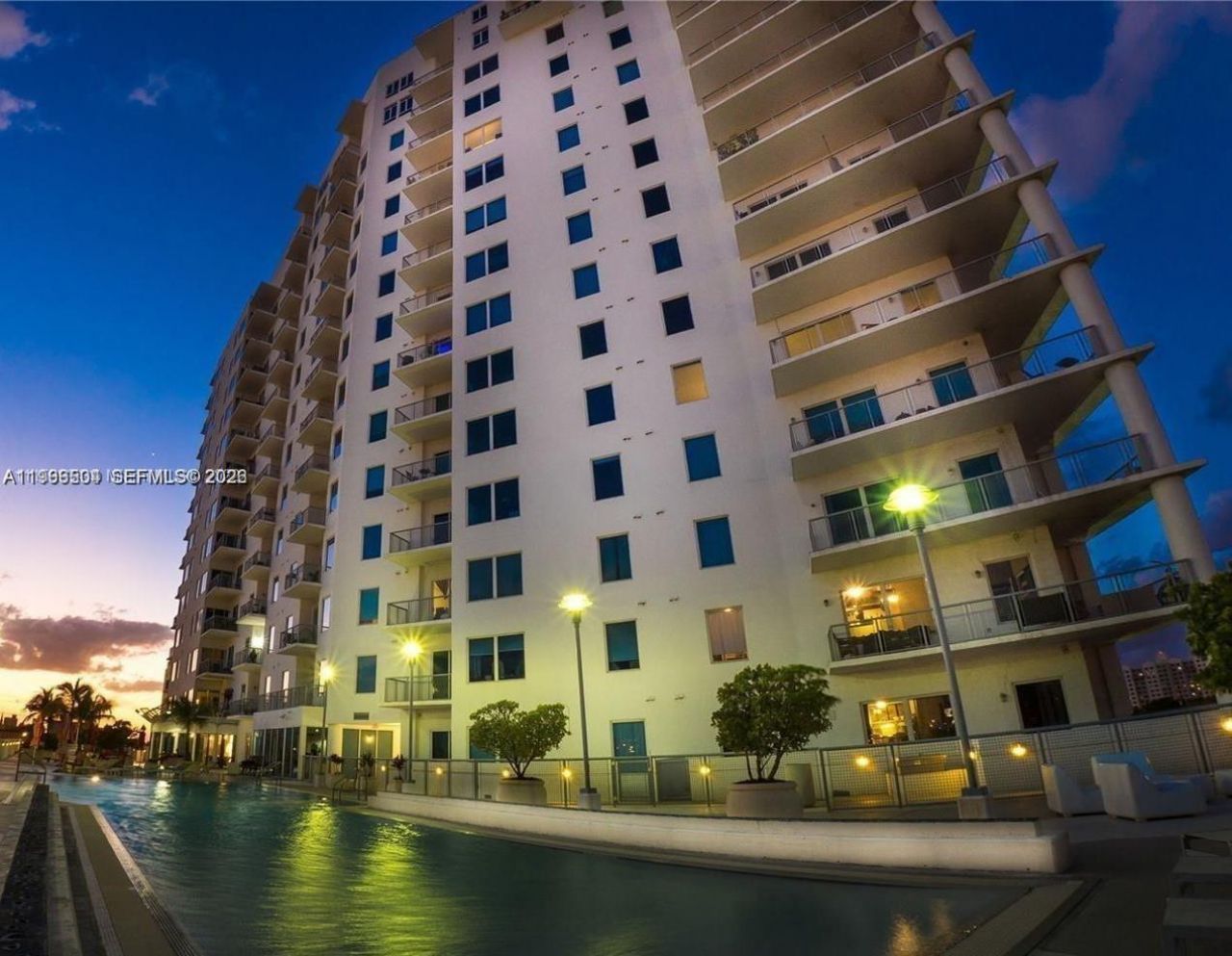 10 SW South River Dr #909, Miami, FL 33130 Photo