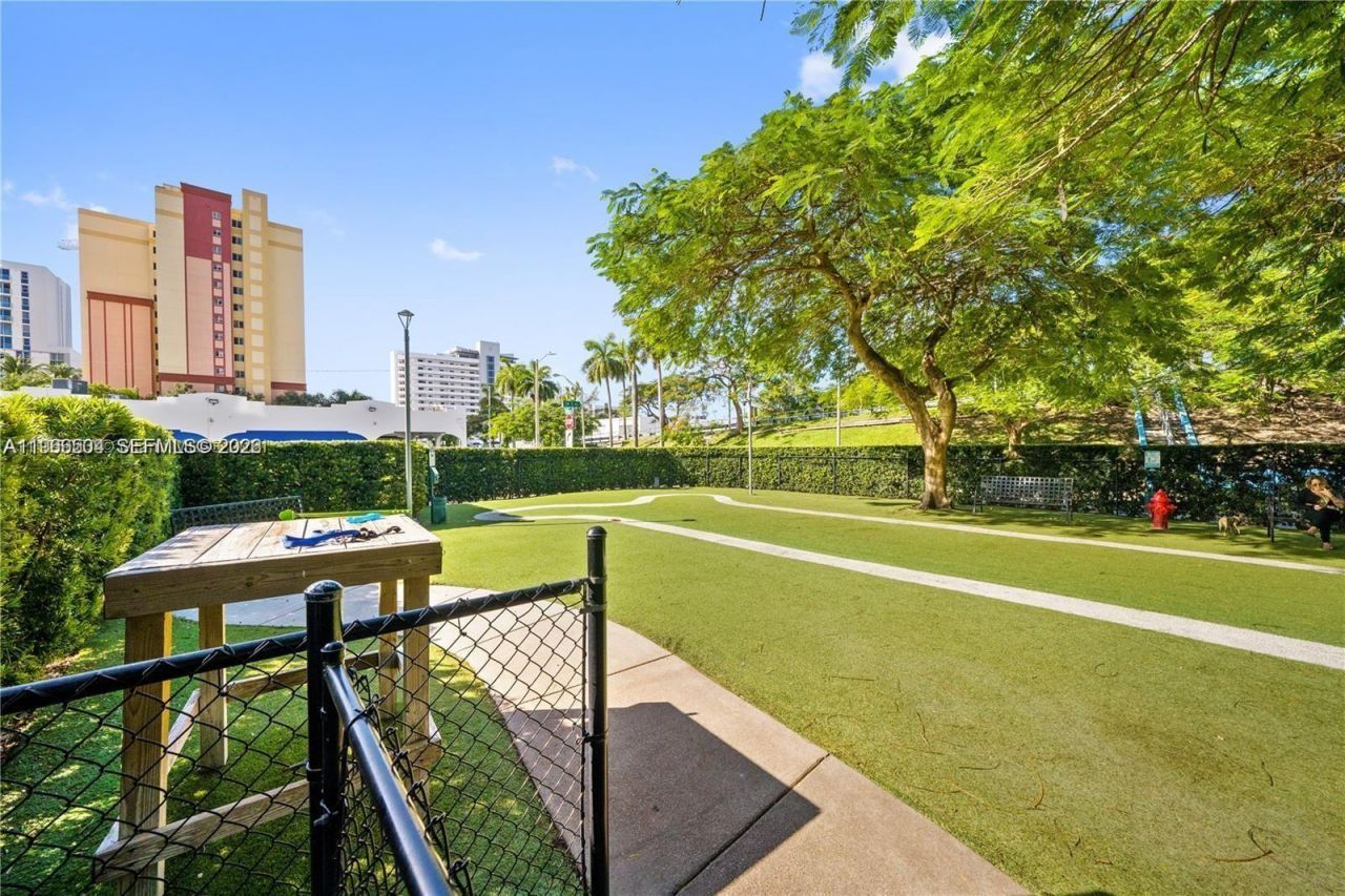 10 SW South River Dr #909, Miami, FL 33130 Photo