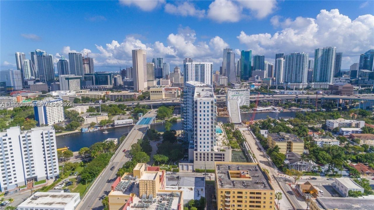 10 SW South River Dr #909, Miami, FL 33130 Photo