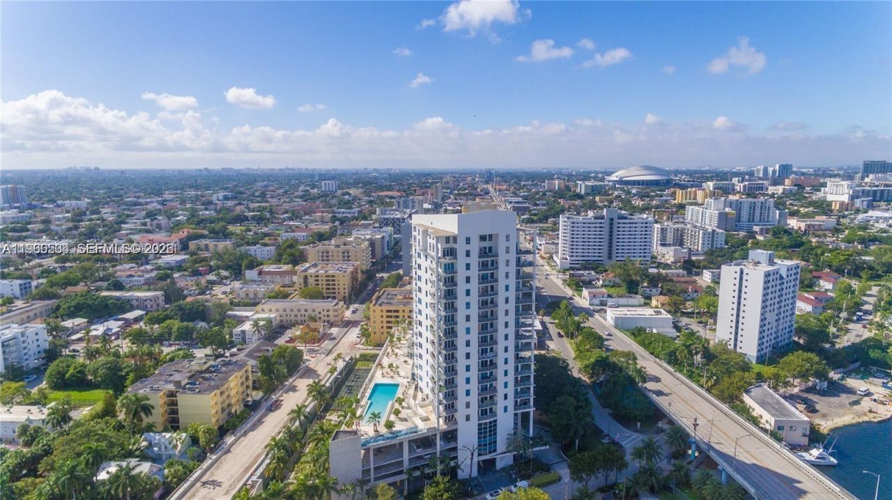 10 SW South River Dr #909, Miami, FL 33130 Photo