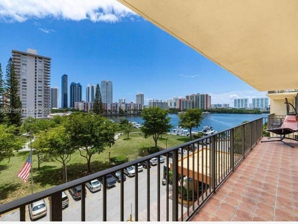 290 174th St, Unit 612, Sunny Isles Beach, FL 33160