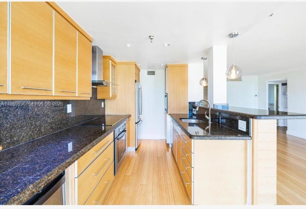 290 174th St, Unit 612, Sunny Isles Beach, FL 33160 Photo