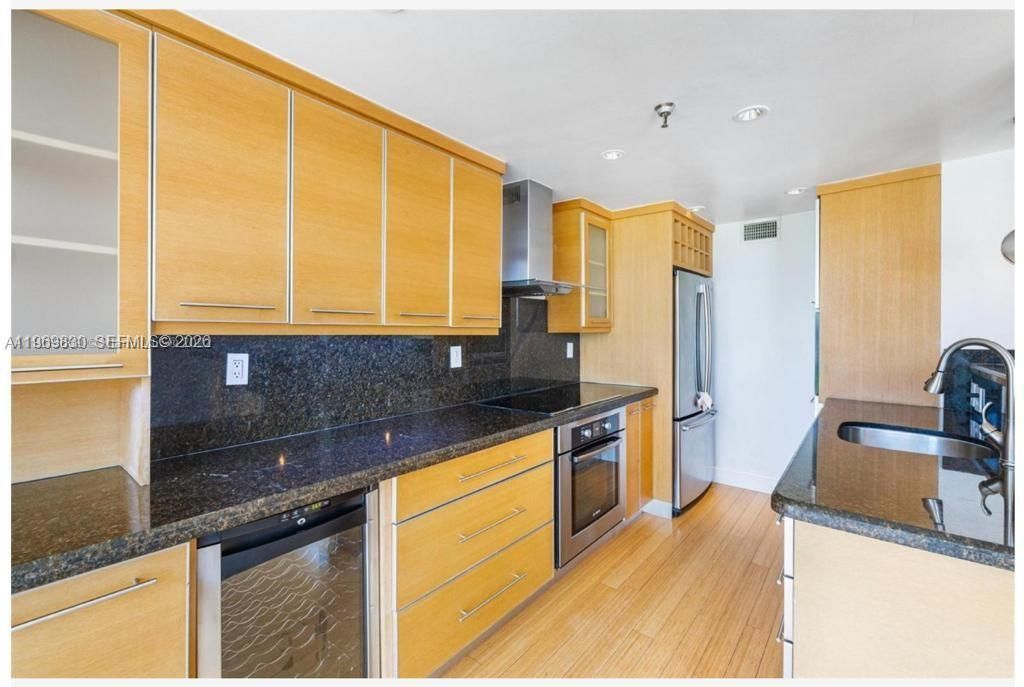 290 174th St, Unit 612, Sunny Isles Beach, FL 33160 Photo