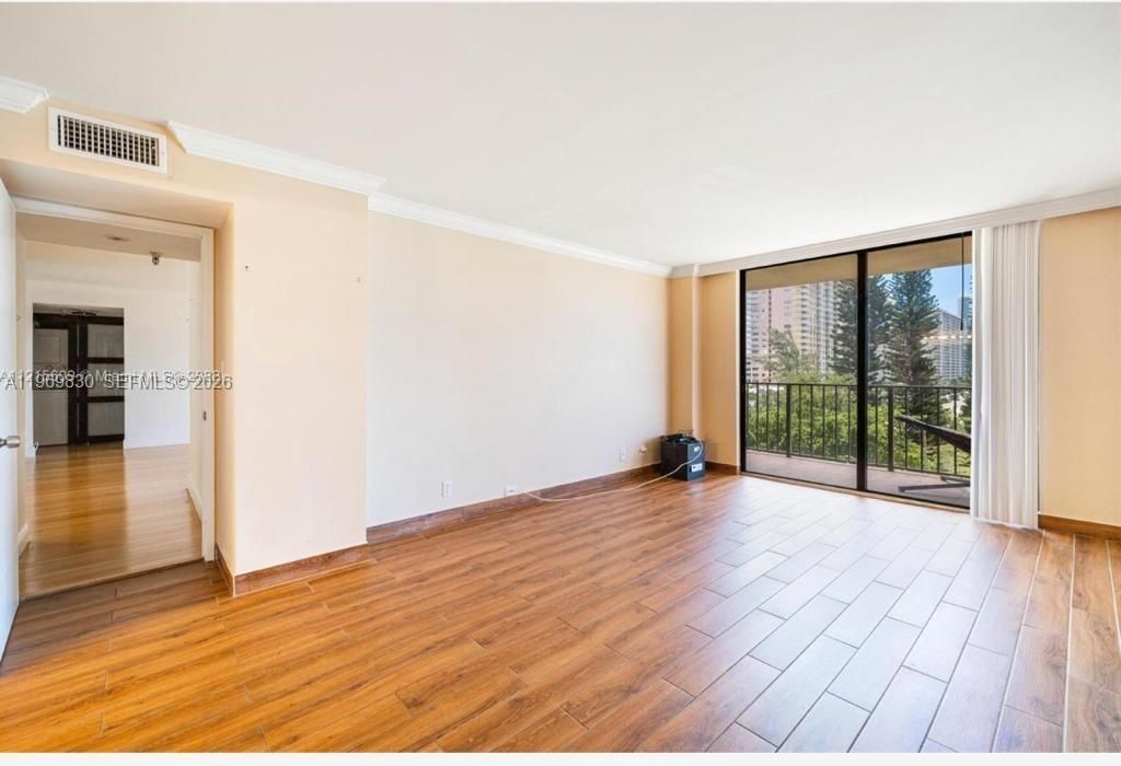 290 174th St, Unit 612, Sunny Isles Beach, FL 33160 Photo