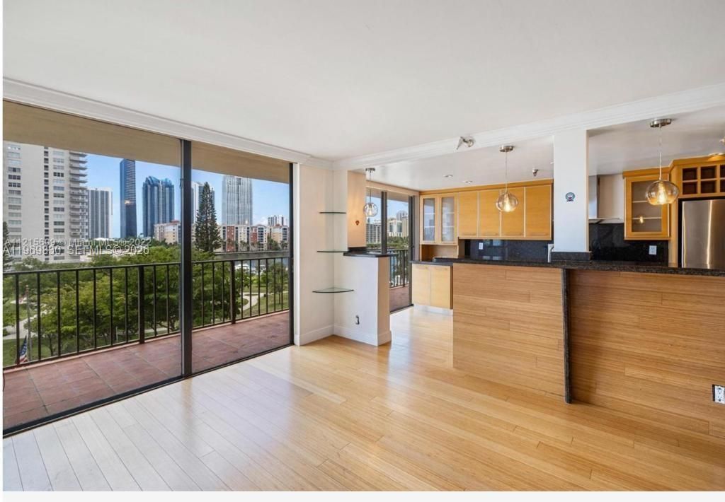 290 174th St, Unit 612, Sunny Isles Beach, FL 33160 Photo