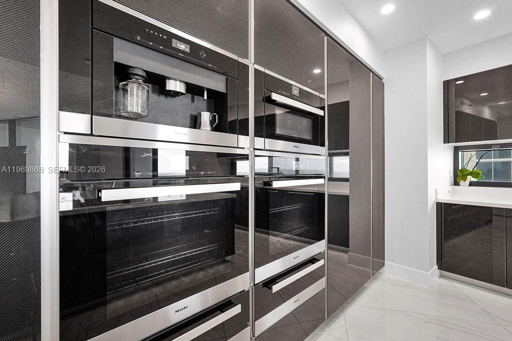 18555 Collins Ave , Unit 2605, Sunny Isles Beach, FL 33160 Photo