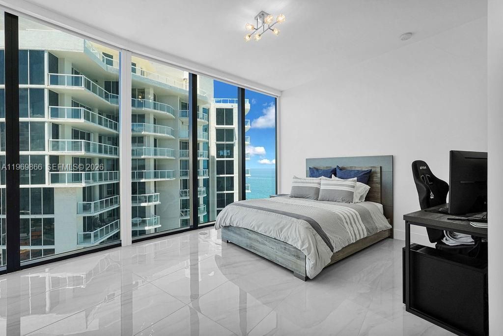 18555 Collins Ave , Unit 2605, Sunny Isles Beach, FL 33160 Photo