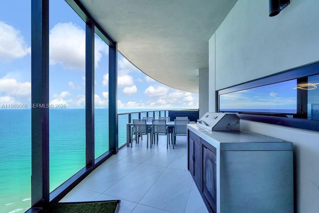 18555 Collins Ave , Unit 2605, Sunny Isles Beach, FL 33160 Photo