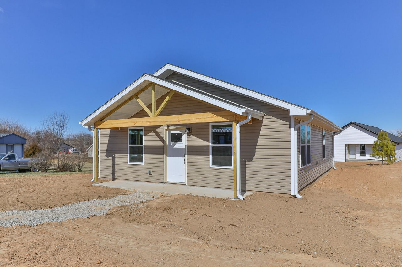 7754 Blockade Village N, Seligman, MO 65745 Main Photo