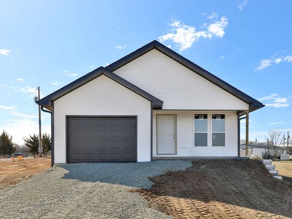 7858 Blockade Village N, Seligman, MO 65745