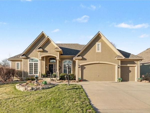 23518 W 72nd Terrace, Shawnee, KS 66227