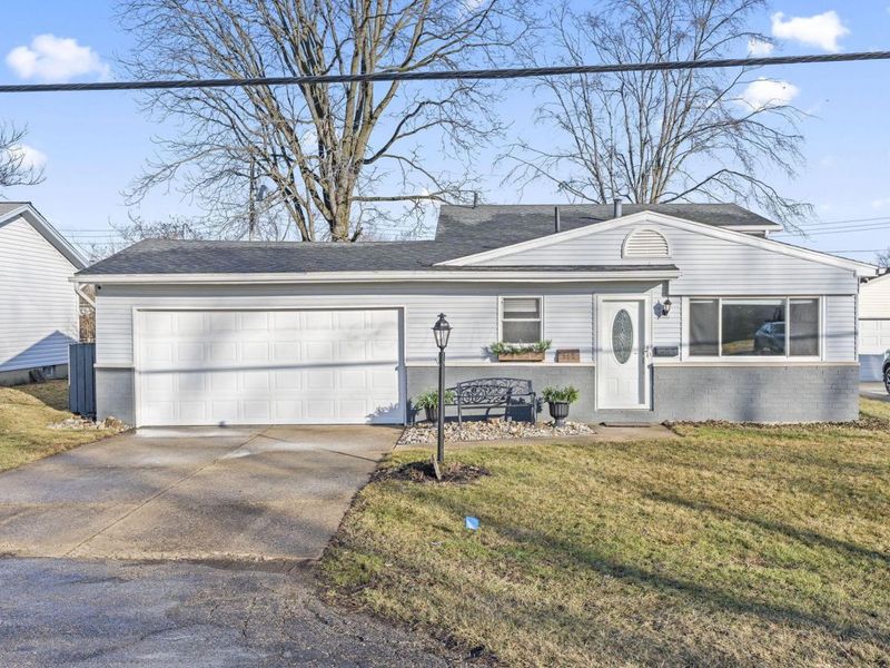 668 London Road, West Jefferson, OH 43162 Photo 1