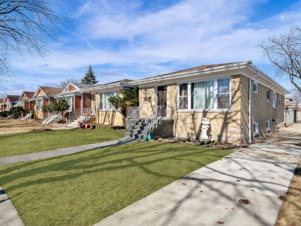 3700 W 81st Place, Chicago, IL 60652