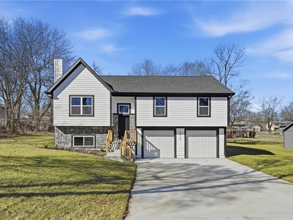 15600 Kay Avenue, Belton, MO 64012