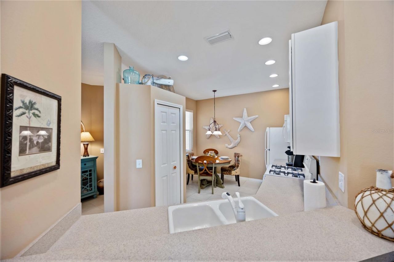 4040 Cascade Falls Drive, Sarasota, FL 34243 Photo