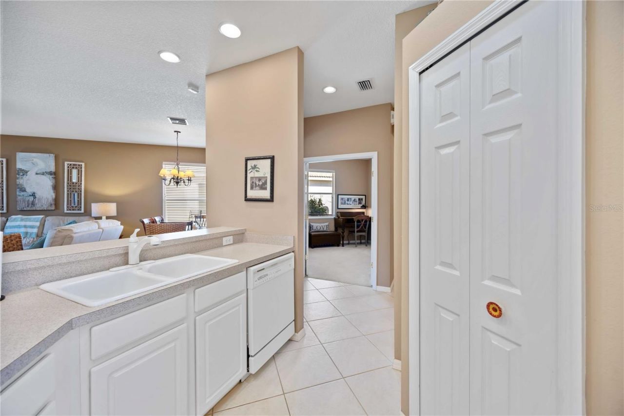 4040 Cascade Falls Drive, Sarasota, FL 34243 Photo