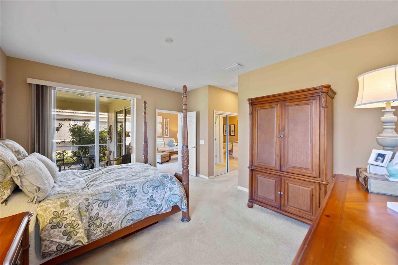 4040 Cascade Falls Drive, Sarasota, FL 34243 Photo