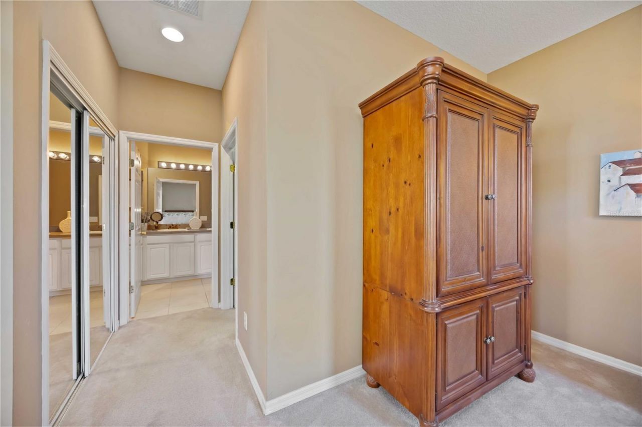 4040 Cascade Falls Drive, Sarasota, FL 34243 Photo