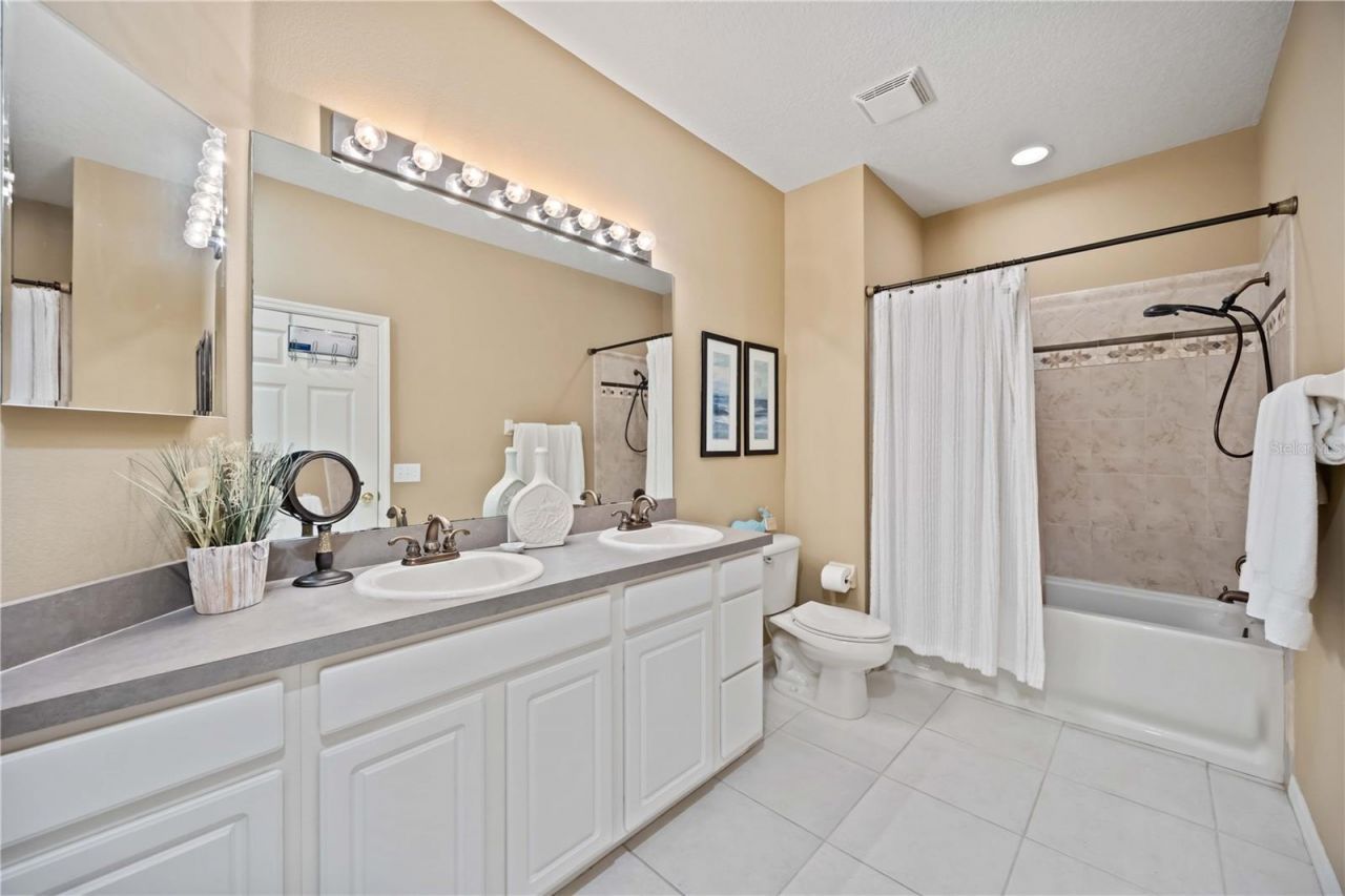 4040 Cascade Falls Drive, Sarasota, FL 34243 Photo