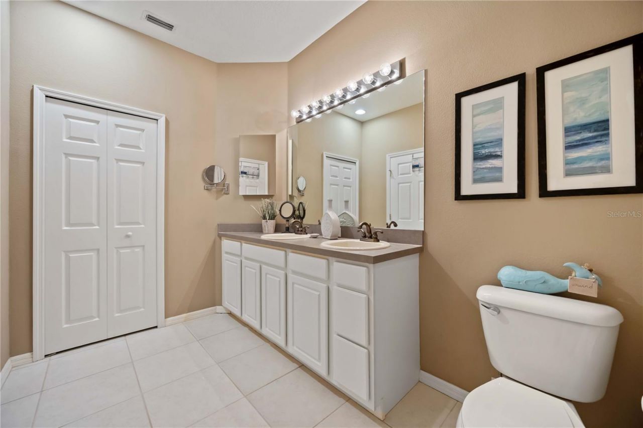 4040 Cascade Falls Drive, Sarasota, FL 34243 Photo