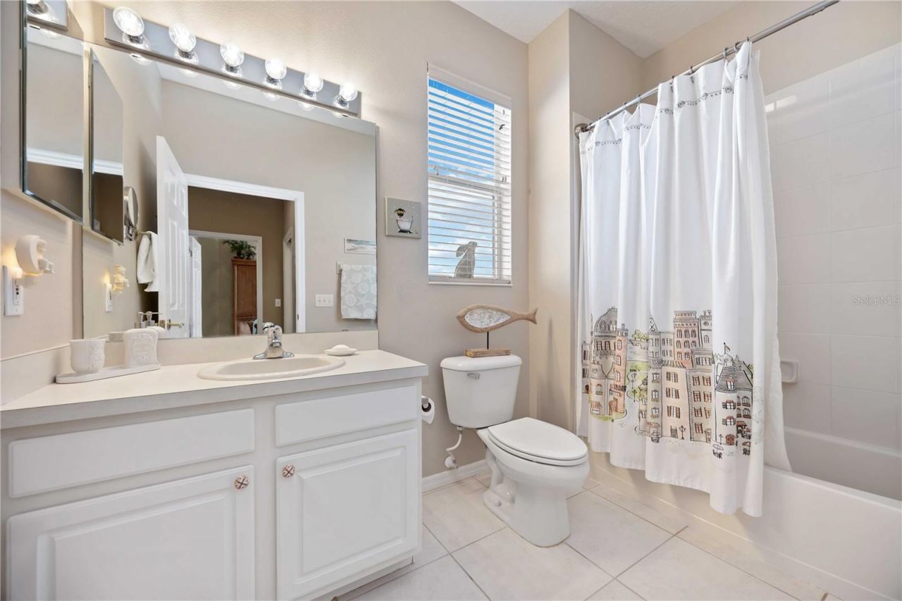 4040 Cascade Falls Drive, Sarasota, FL 34243 Photo