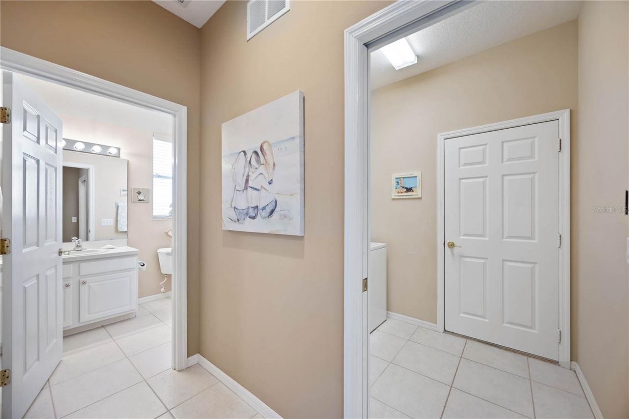 4040 Cascade Falls Drive, Sarasota, FL 34243 Photo