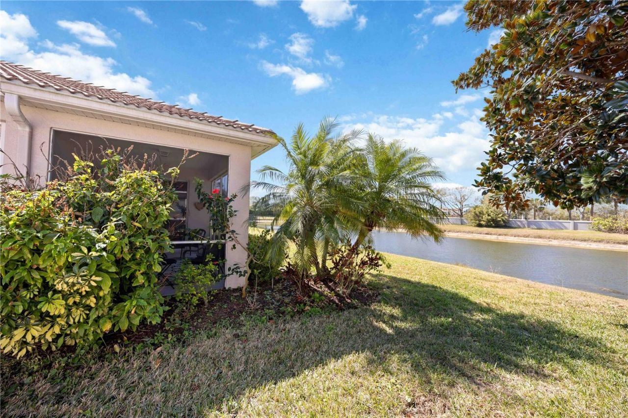 4040 Cascade Falls Drive, Sarasota, FL 34243 Photo