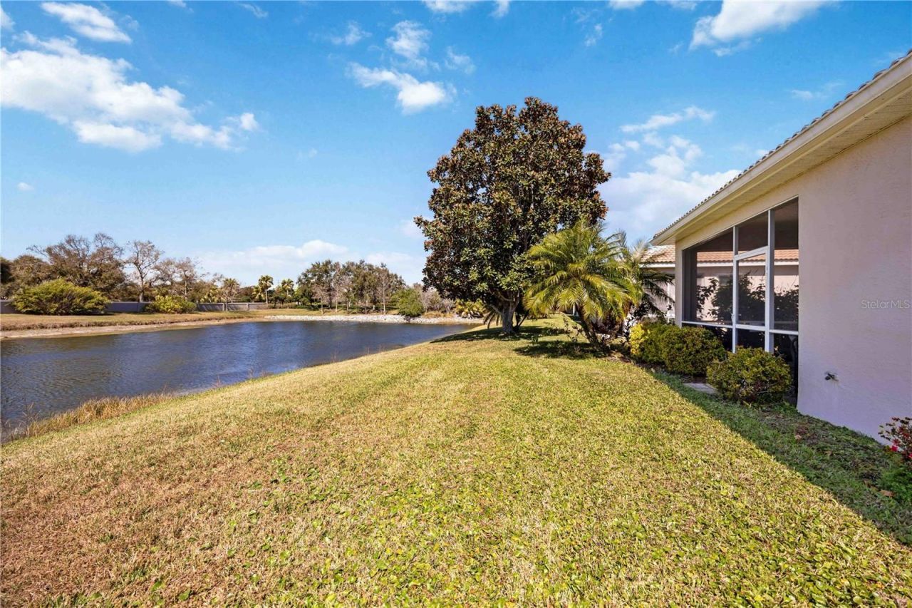 4040 Cascade Falls Drive, Sarasota, FL 34243 Photo