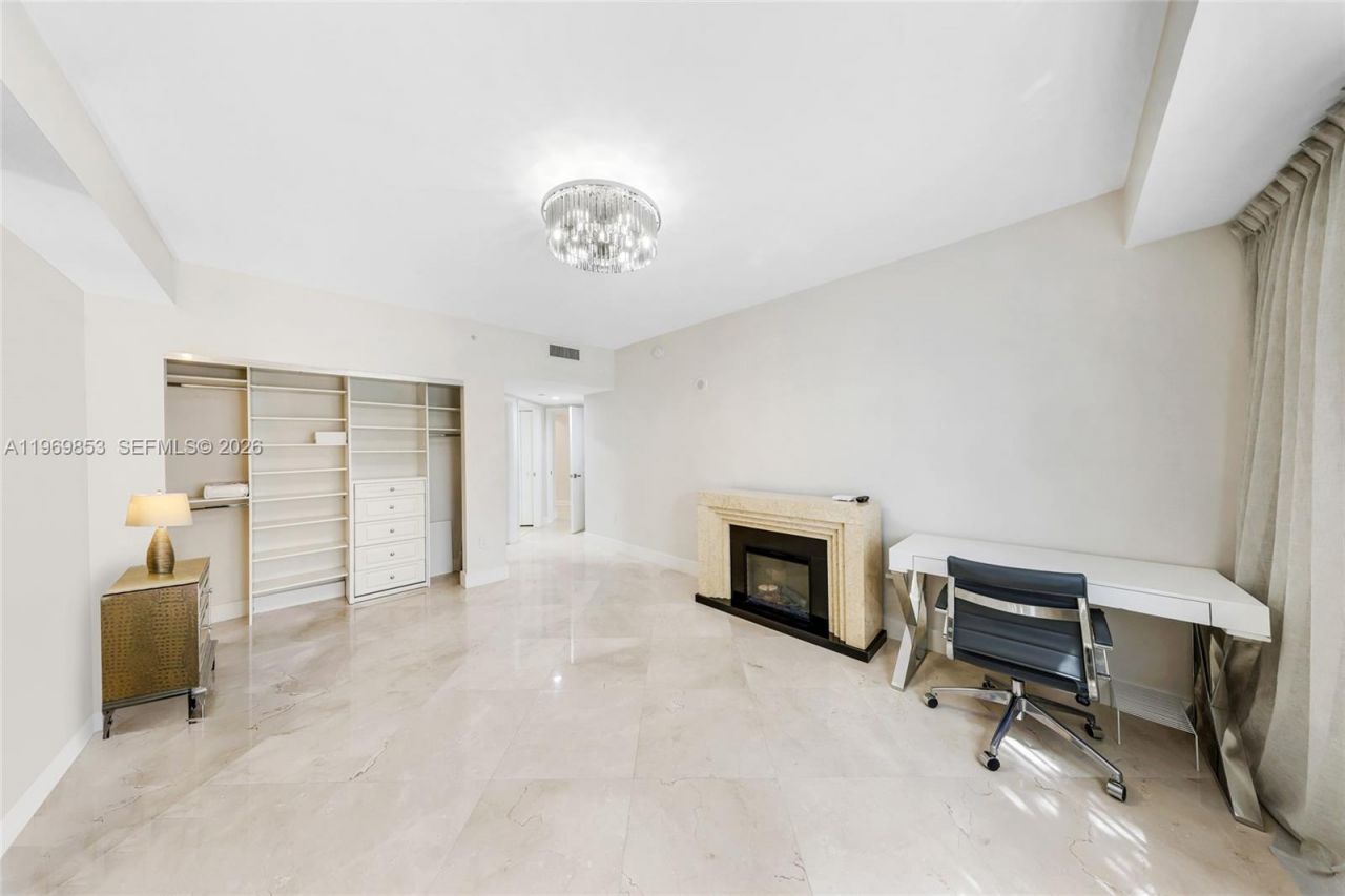 20000 E Country Club Dr, Unit 311, Aventura, FL 33180 Photo