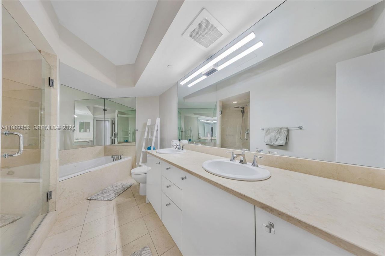20000 E Country Club Dr, Unit 311, Aventura, FL 33180 Photo