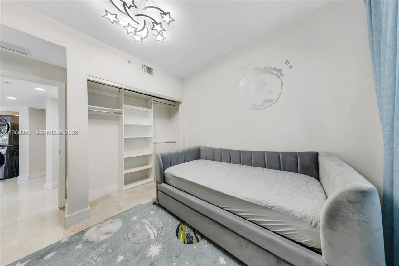 20000 E Country Club Dr, Unit 311, Aventura, FL 33180 Photo