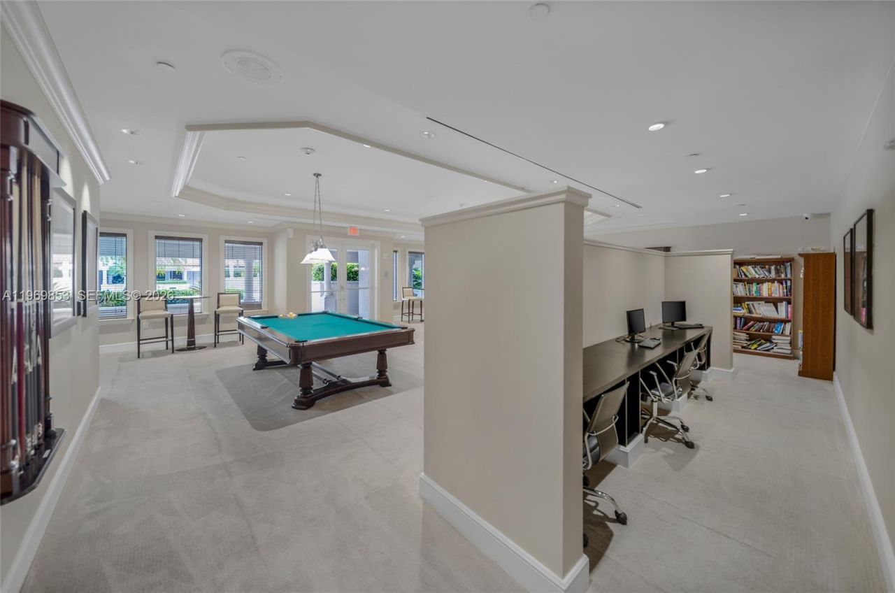 20000 E Country Club Dr, Unit 311, Aventura, FL 33180 Photo