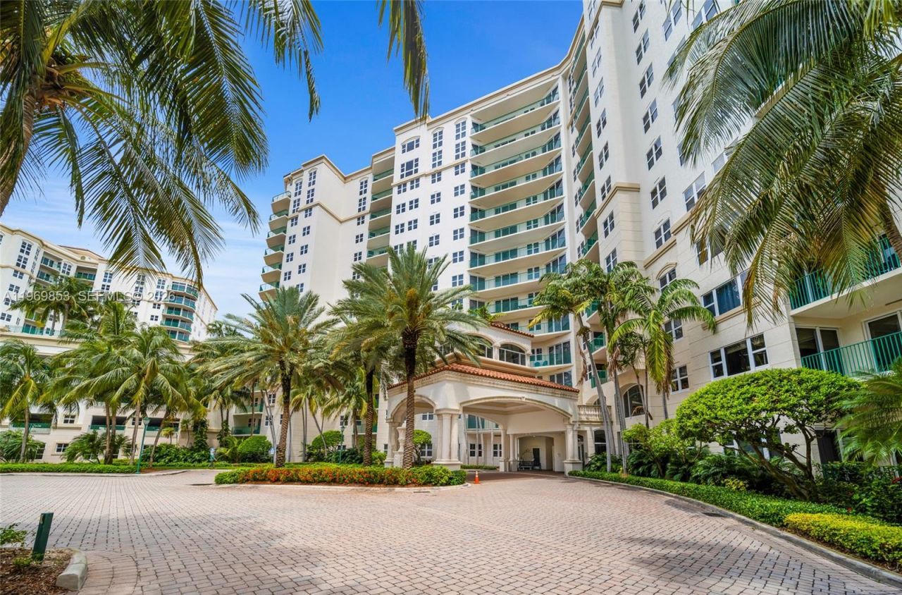 20000 E Country Club Dr, Unit 311, Aventura, FL 33180 Photo