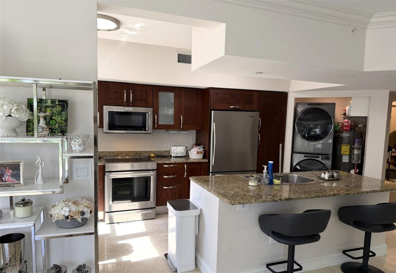 20000 E Country Club Dr, Unit 311, Aventura, FL 33180 Photo